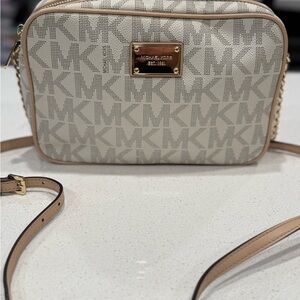 Michael Kors Off-Weight & Beige Logo Crossbody Bag and Credit Card/ID Wallet